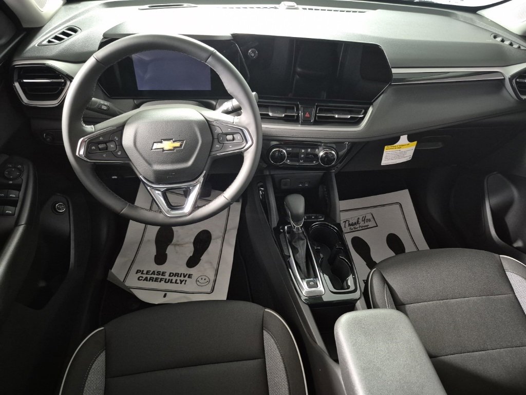 2026 Chevrolet Trailblazer LT photo 2