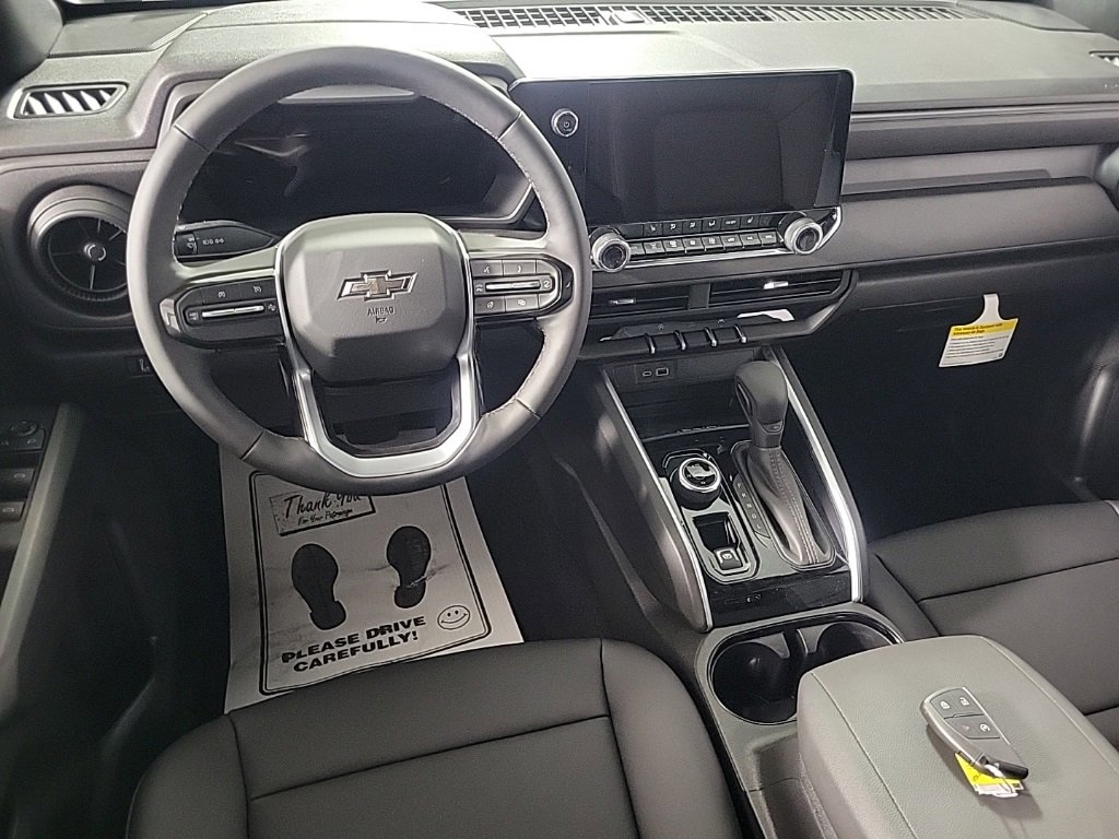2026 Chevrolet Colorado Trail Boss photo 2