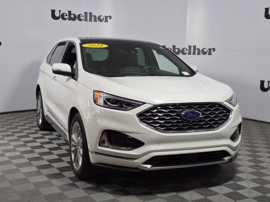 2021 Ford Edge Titanium's photo