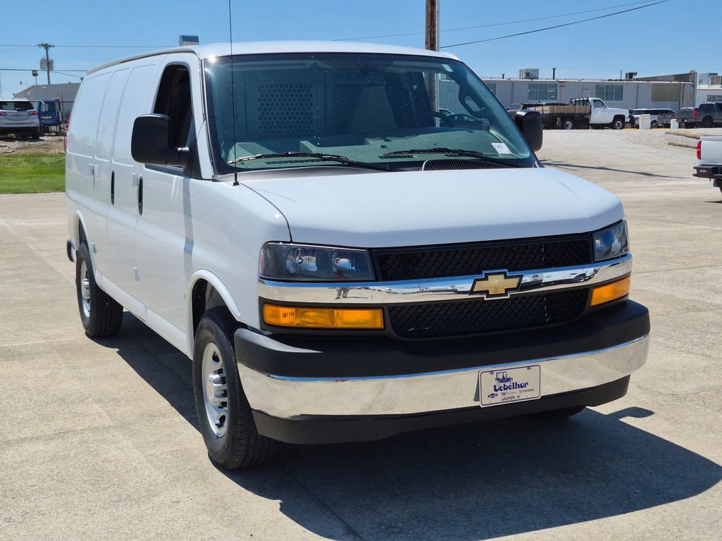 2026 Chevrolet Express 2500 Work Van HD's photo