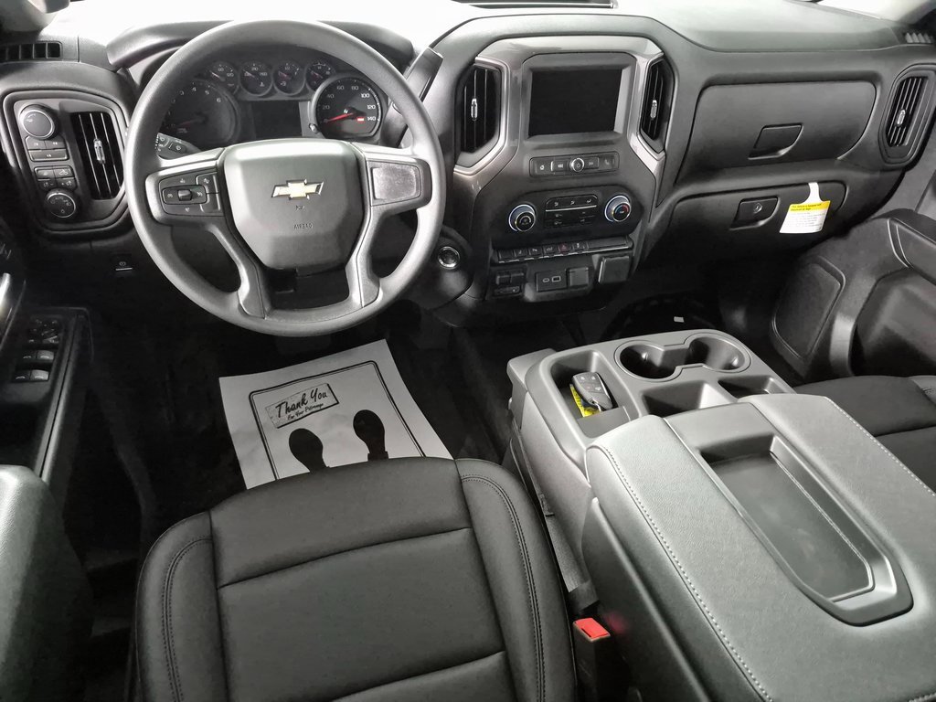 2025 Chevrolet Silverado 2500HD photo 2