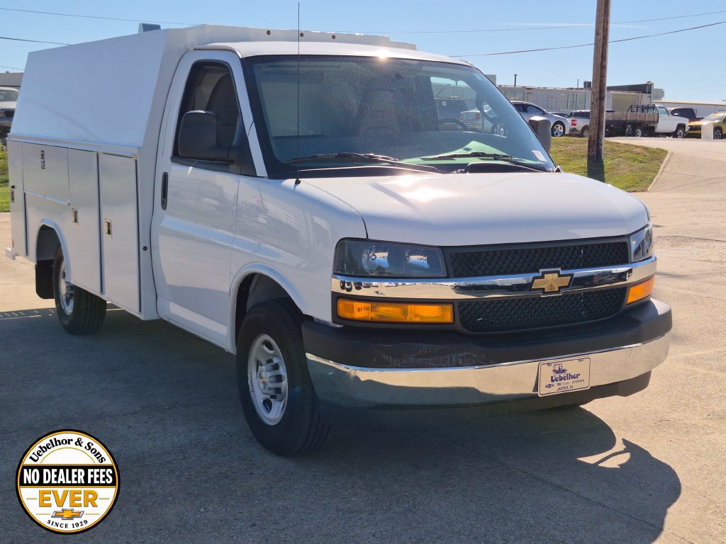 2026 Chevrolet Express Cutaway Base
