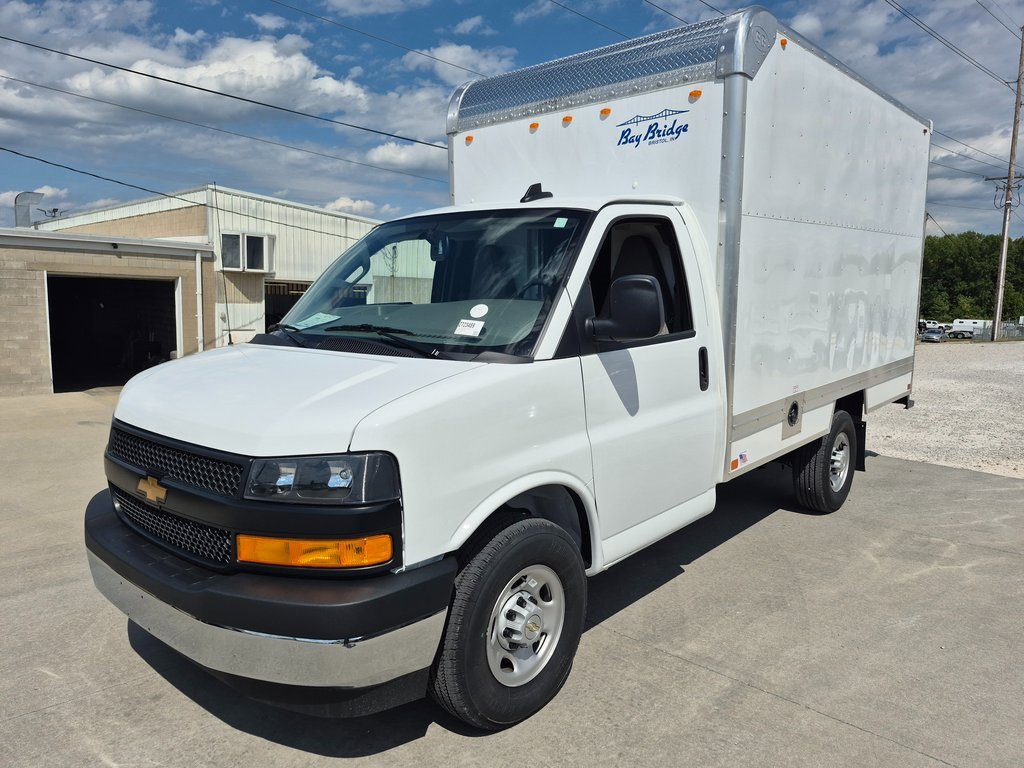 2025 Chevrolet Express 3500 Cutaway Van photo 3