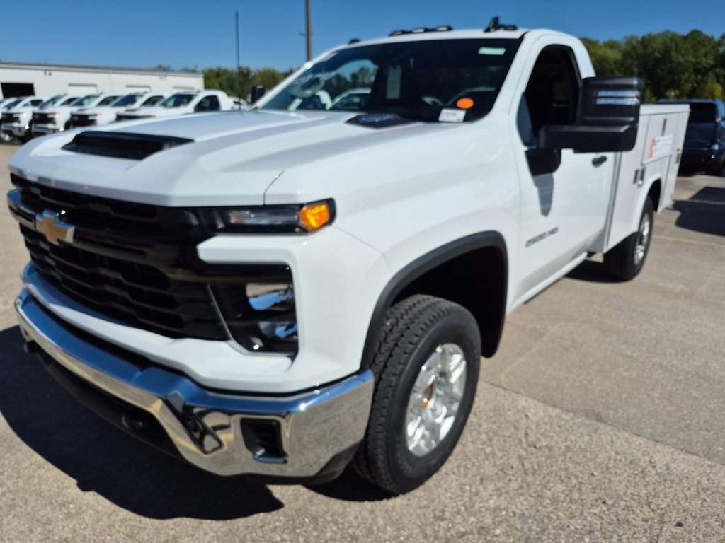 2025 Chevrolet Silverado 2500HD photo 3