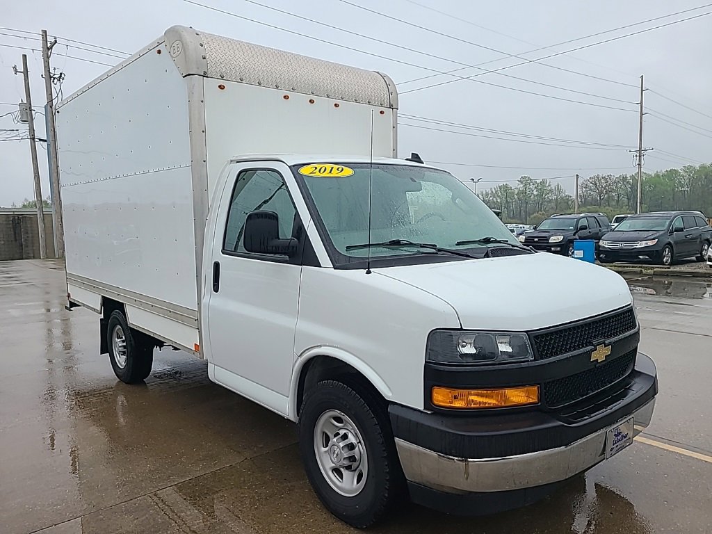 2019 Chevrolet Express 3500 Work Van Cutaway photo 3