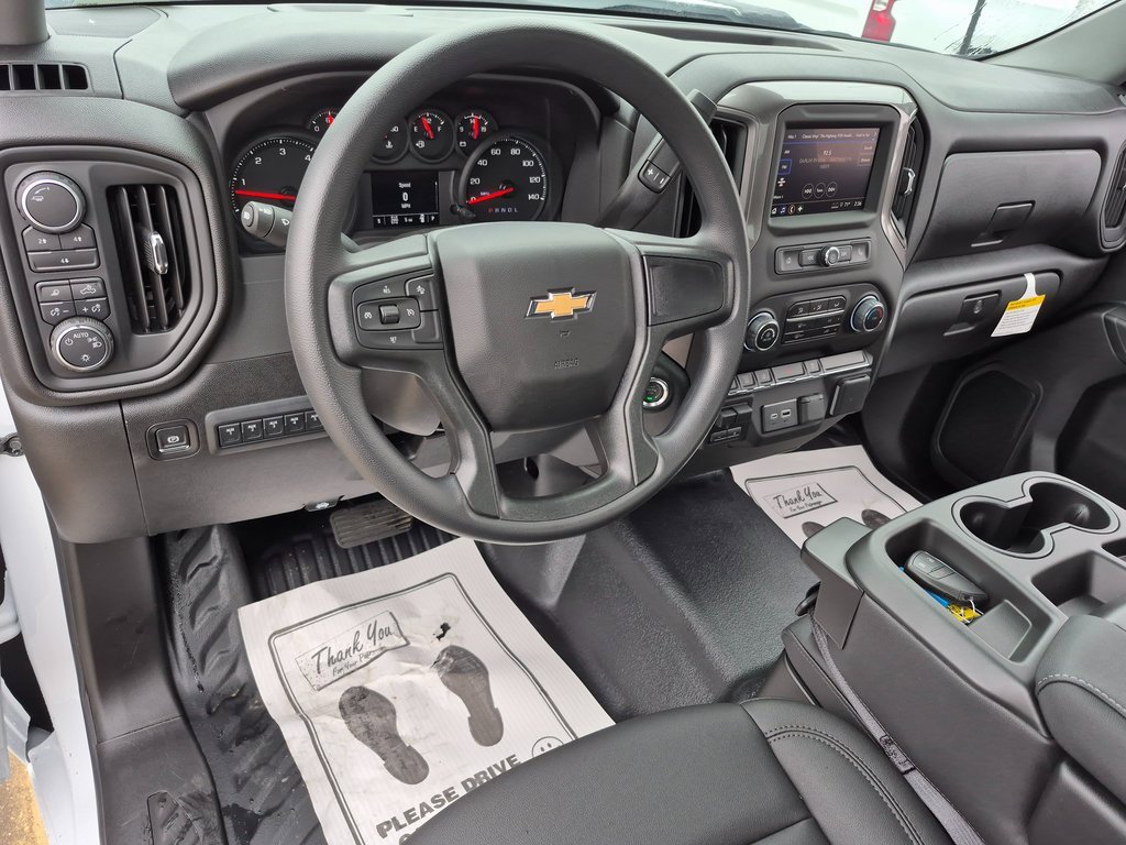 2025 Chevrolet Silverado 3500HD Work Truck photo 2