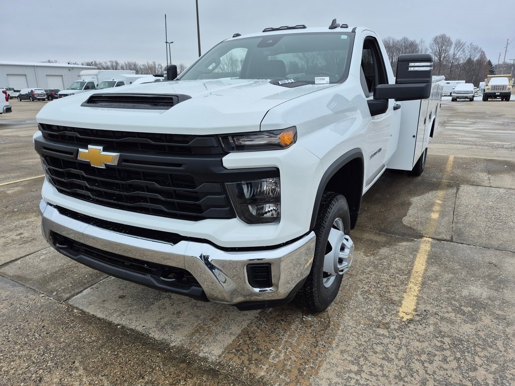 New 2025 Chevrolet Silverado 3500 HD Chassis Cab Work Truck Truck