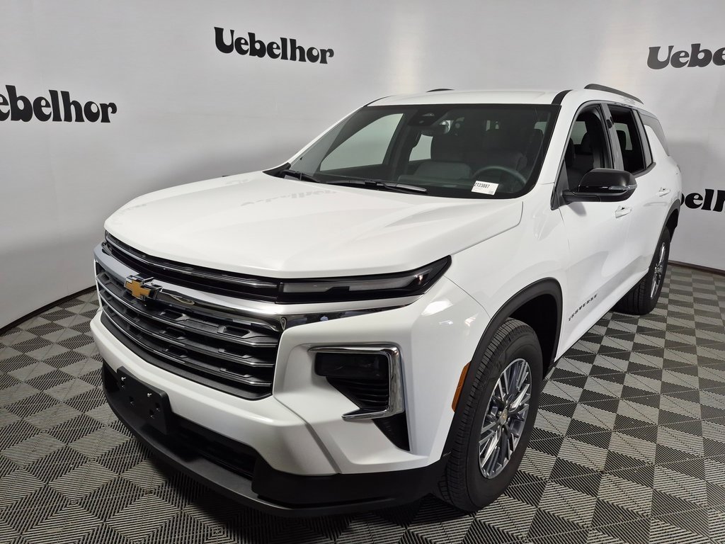 2026 Chevrolet Traverse photo 3