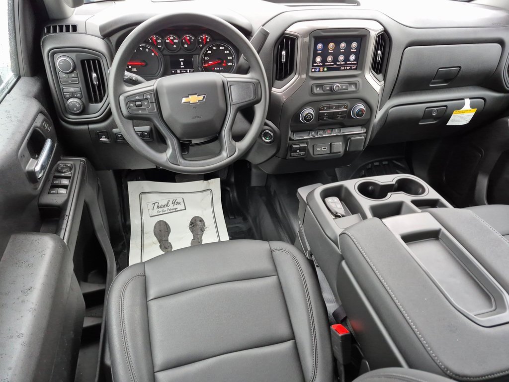 2025 Chevrolet Silverado 2500HD photo 2