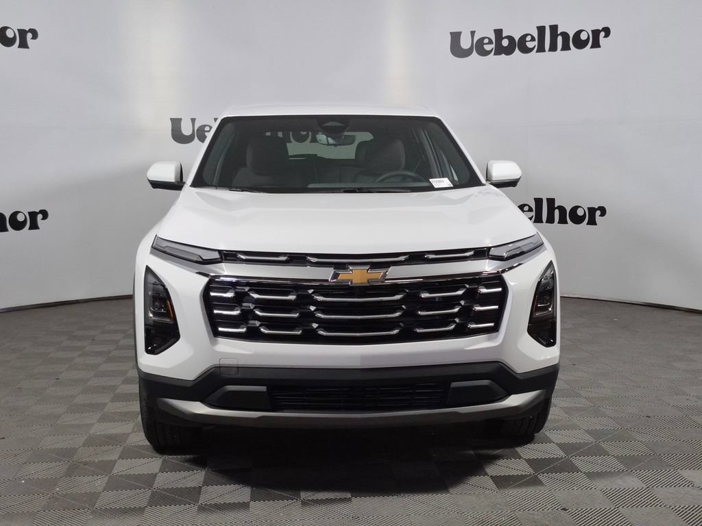 2027 Chevrolet Equinox LT - Photo 2