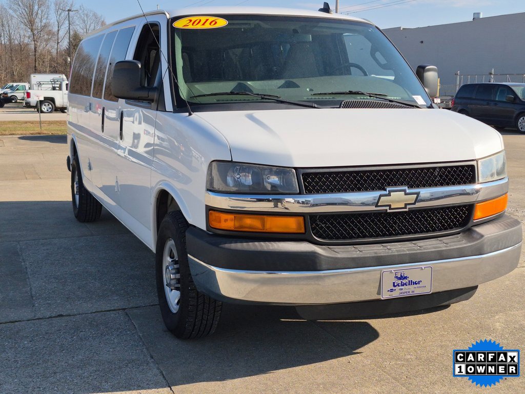 2016 Chevrolet Express Passenger LS's photo