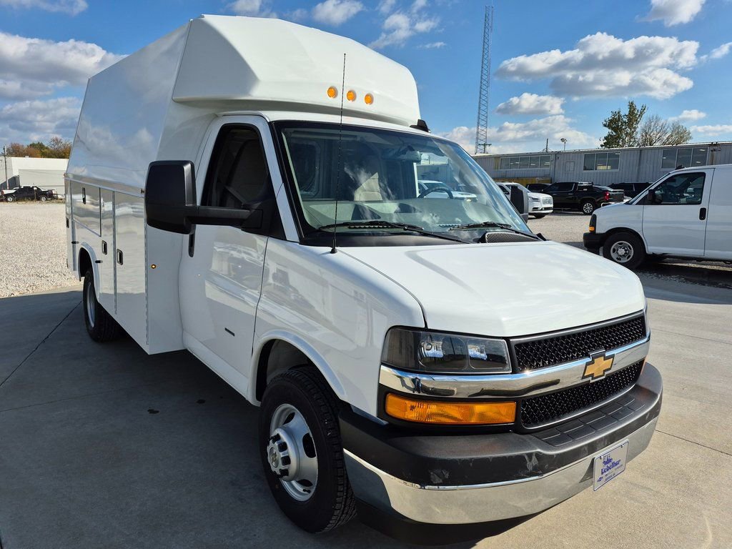 2025 Chevrolet Express 3500 139" WB's photo