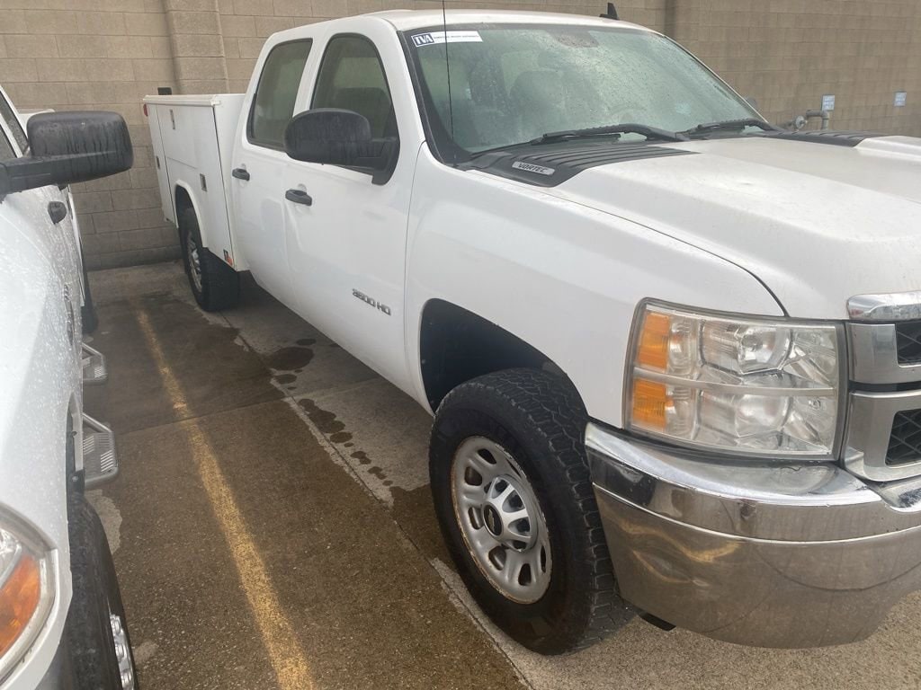 2013 Chevrolet Silverado 3500 HD Truck Crew Cab 
