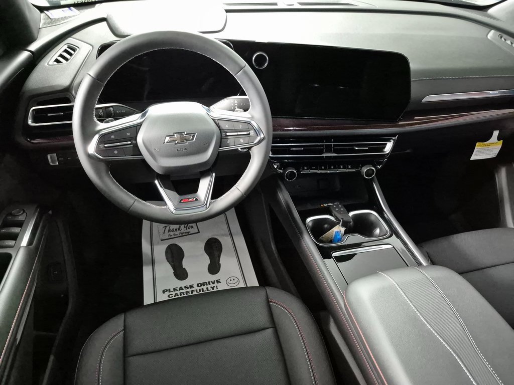 2026 Chevrolet Traverse Z71 photo 2