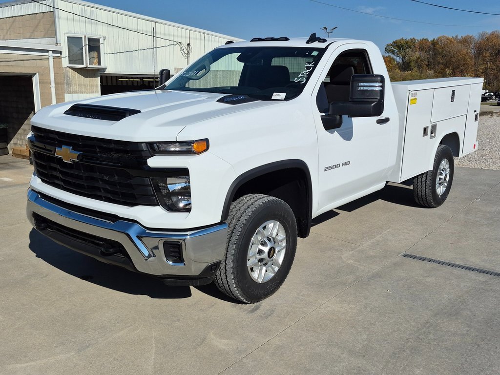 2025 Chevrolet Silverado 2500HD photo 3