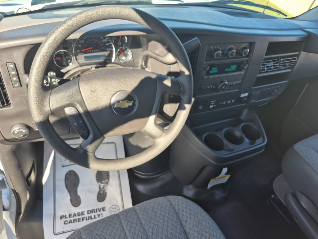 2025 Chevrolet Express 3500 Cutaway Van photo 2