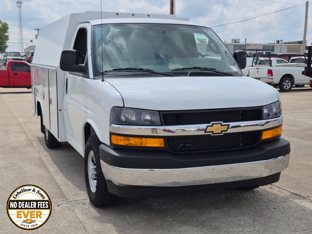 2026 Chevrolet Express Cutaway Base