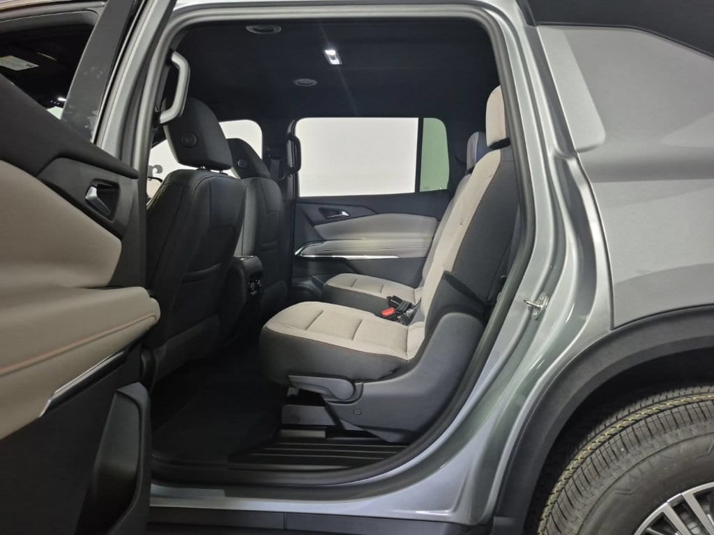 2026 Chevrolet Traverse LT - Photo 18