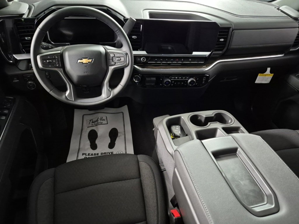 2026 Chevrolet Silverado 1500 LT photo 2