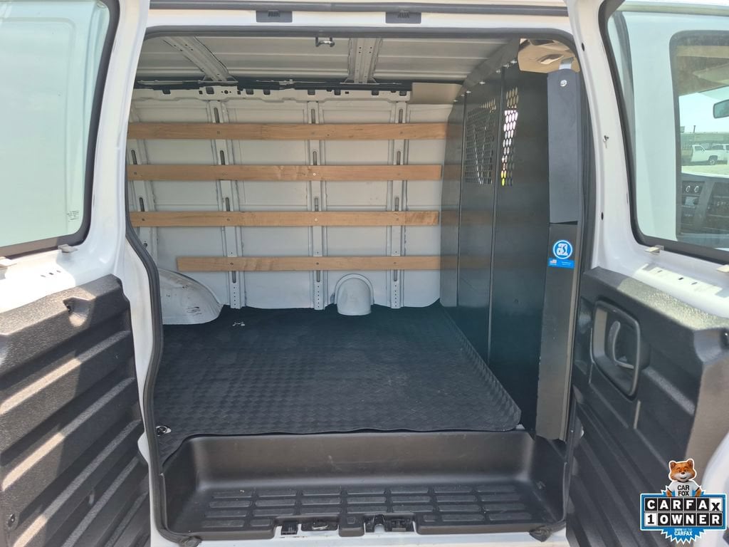 2025 GMC Savana Cargo Work Van - Photo 22