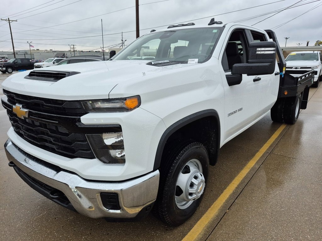 New 2025 Chevrolet Silverado 3500 HD Chassis Cab Work Truck Truck