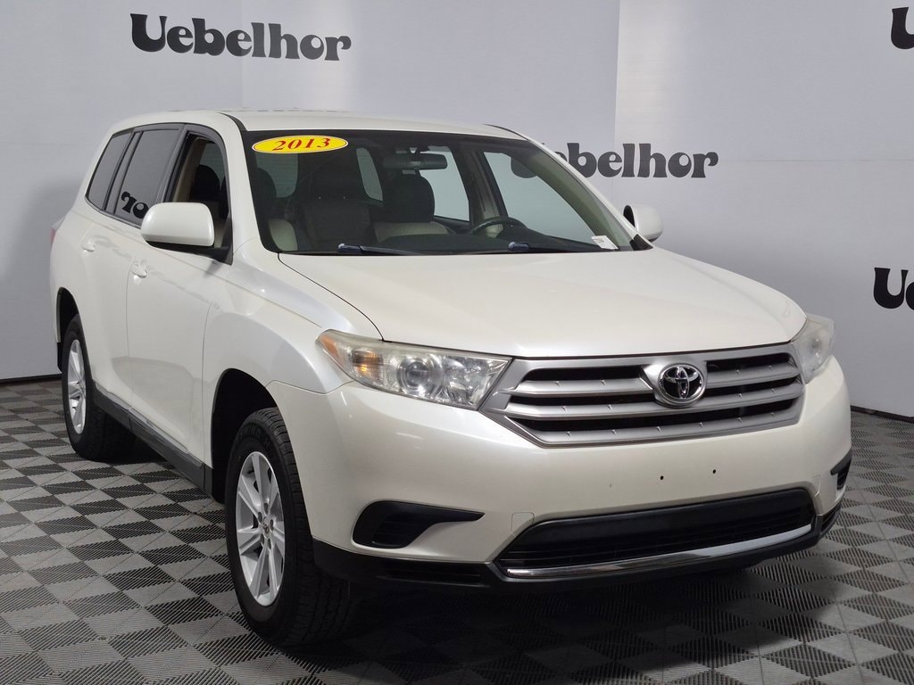 2013 Toyota Highlander Base's photo