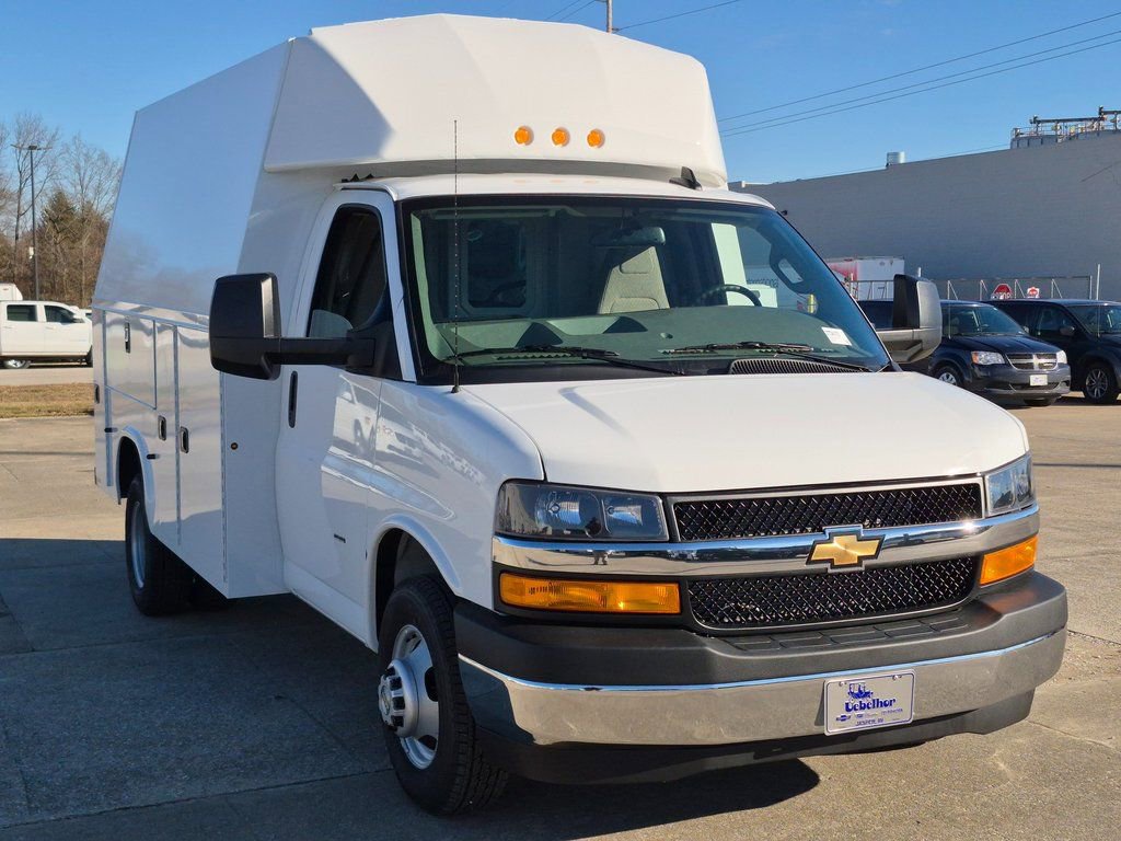 2025 Chevrolet Express 3500 139" WB's photo