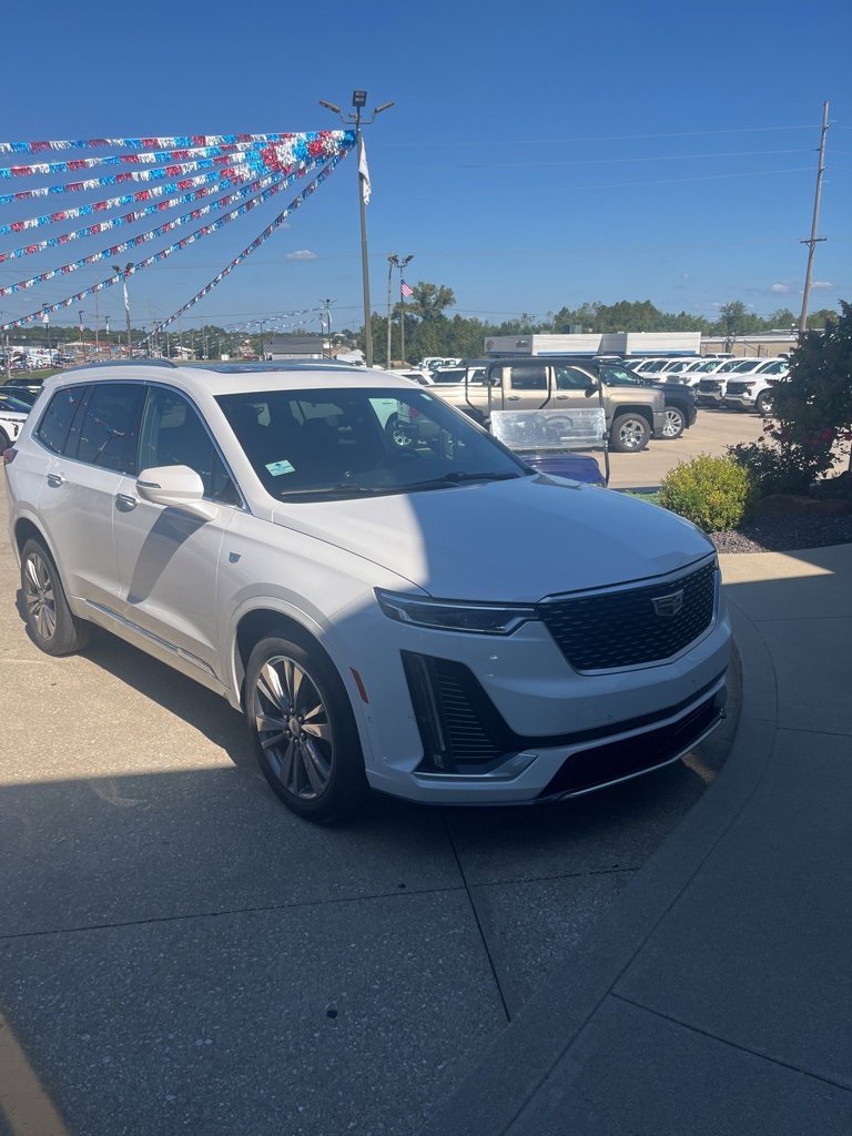 2021 Cadillac XT6 Premium Luxury photo 2