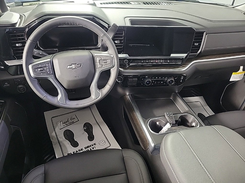 2026 Chevrolet Silverado 2500HD LT photo 2