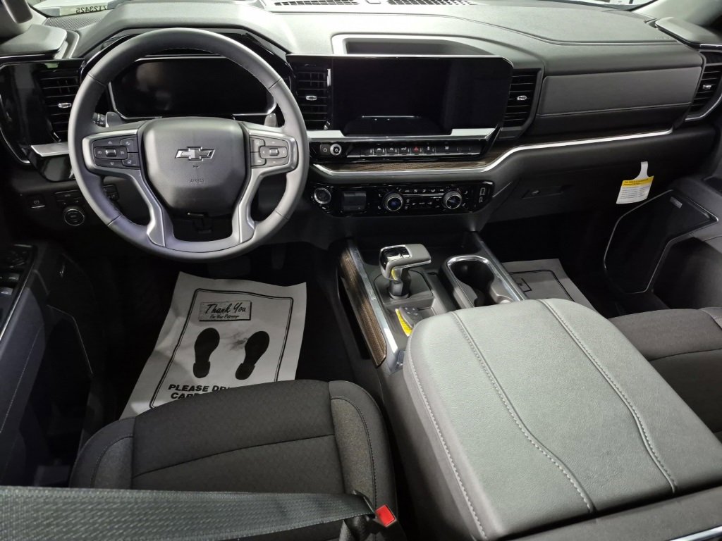 2026 Chevrolet Silverado 1500 RST photo 2