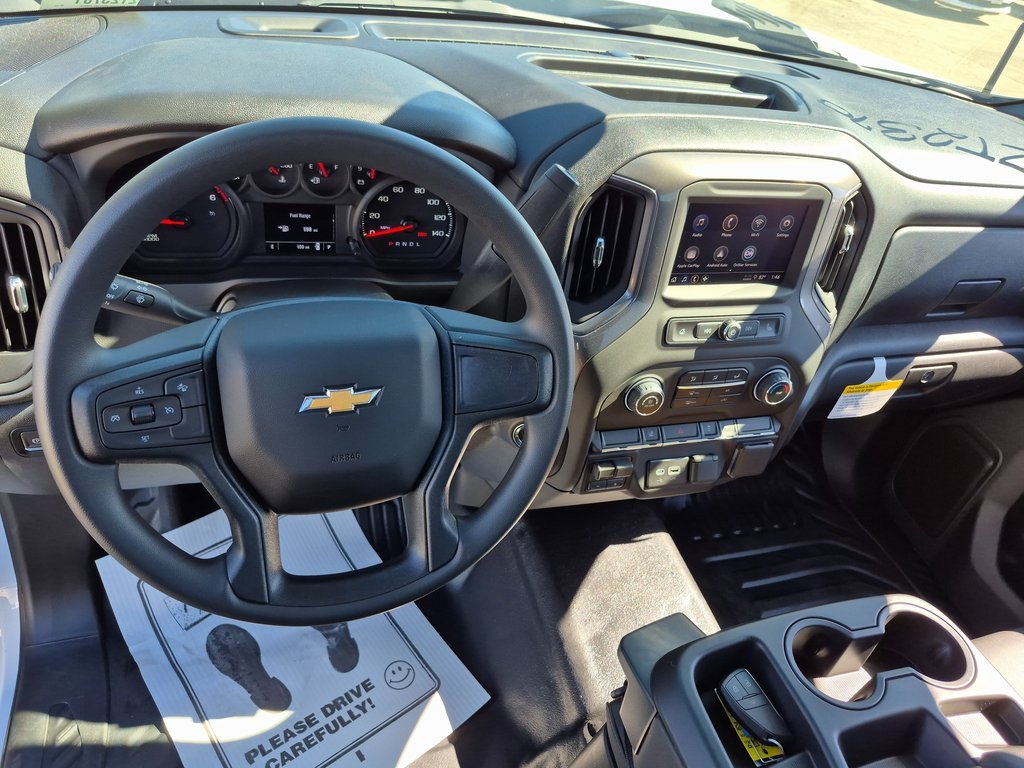 2025 Chevrolet Silverado 2500HD photo 2