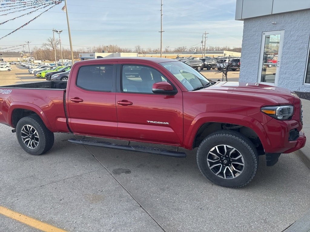Used 2022 Toyota Tacoma 4WD SR5 Truck Double Cab