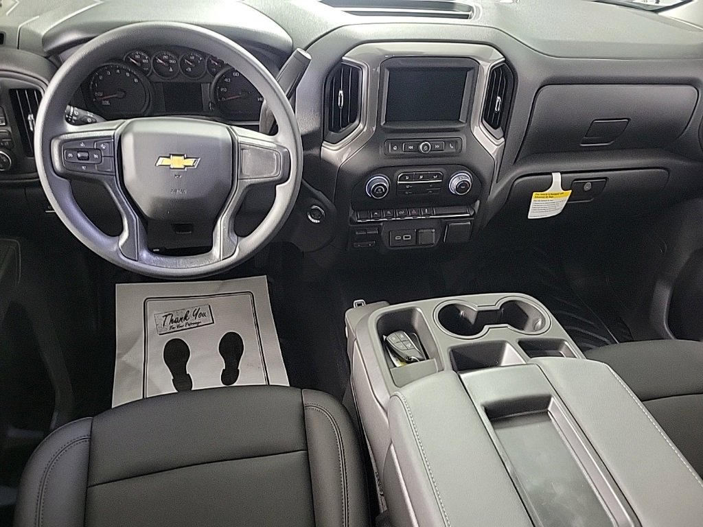 2025 Chevrolet Silverado 1500 photo 2