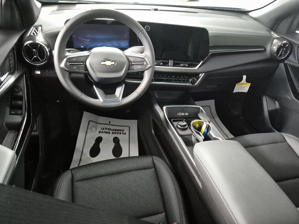 2026 Chevrolet Equinox LT photo 2