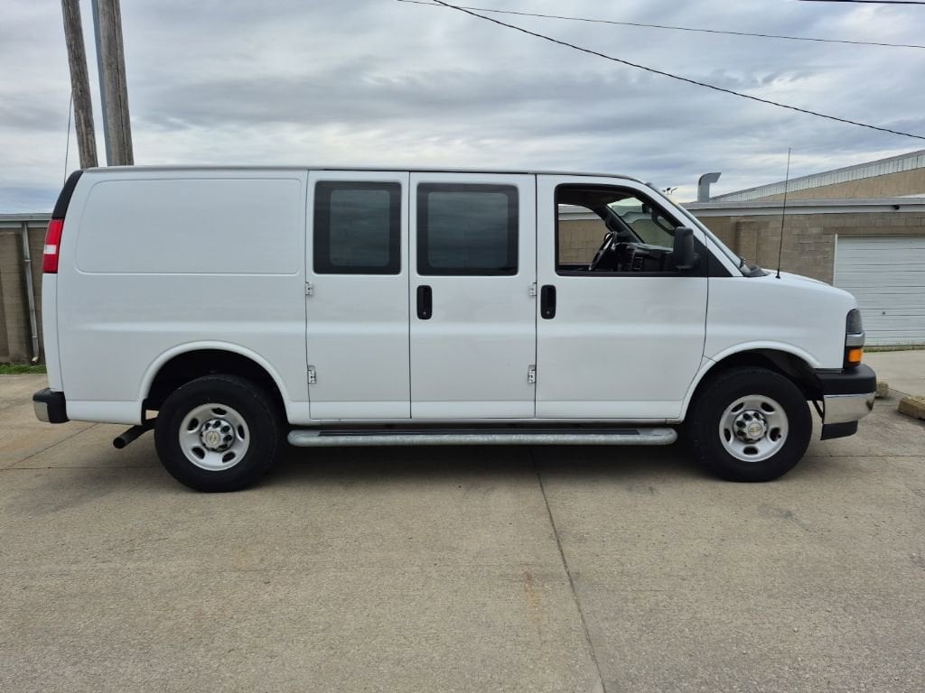 2024 Chevrolet Express Cargo Work Van - Photo 8