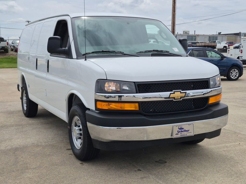 2026 Chevrolet Express 2500 Work Van HD's photo