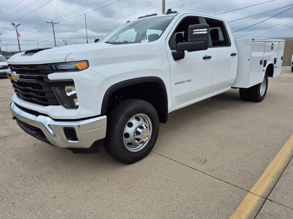2025 Chevrolet Silverado 3500HD Work Truck photo 3