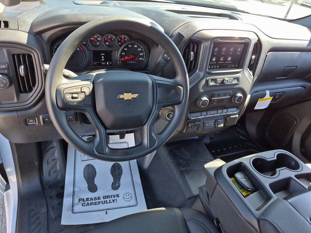 2025 Chevrolet Silverado 2500HD photo 2