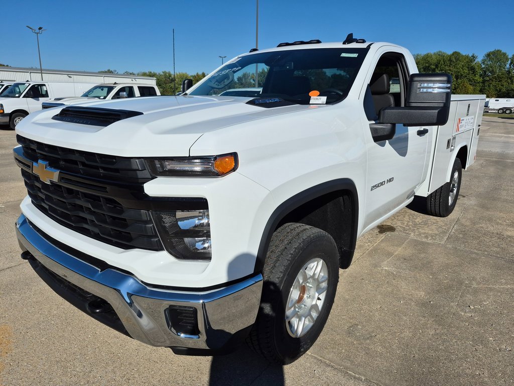 2025 Chevrolet Silverado 2500HD photo 3