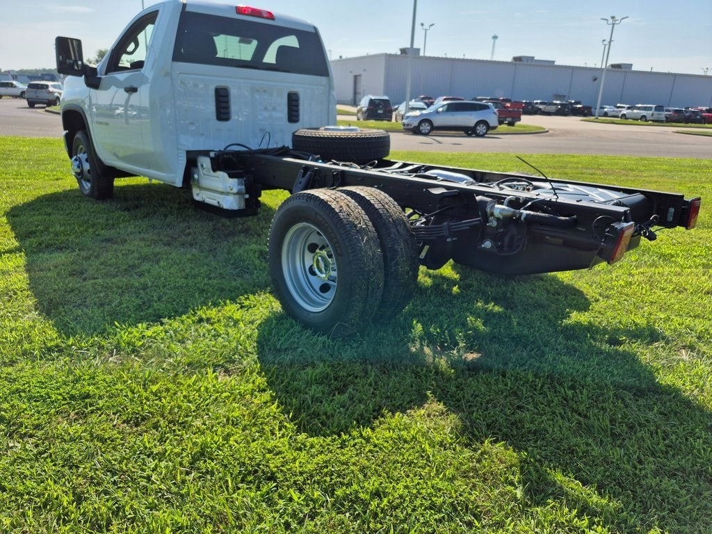 New 2025 Chevrolet Silverado 3500 HD Chassis Cab Work Truck Truck