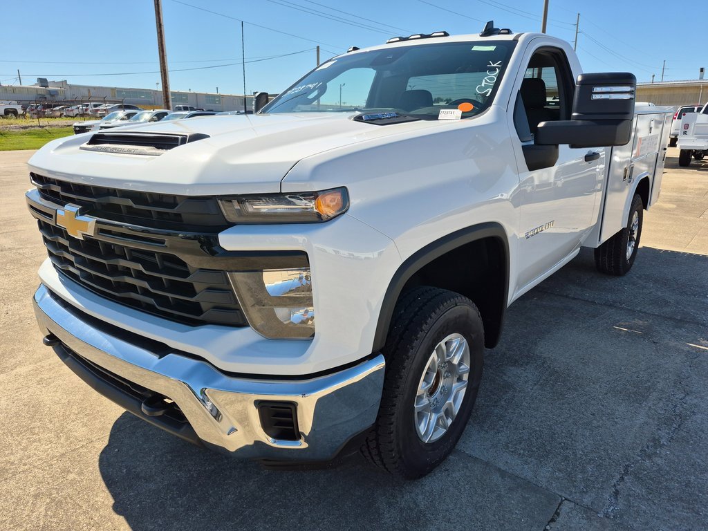 2025 Chevrolet Silverado 2500HD photo 3
