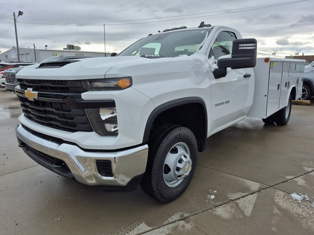 2025 Chevrolet Silverado 3500HD Work Truck photo 3