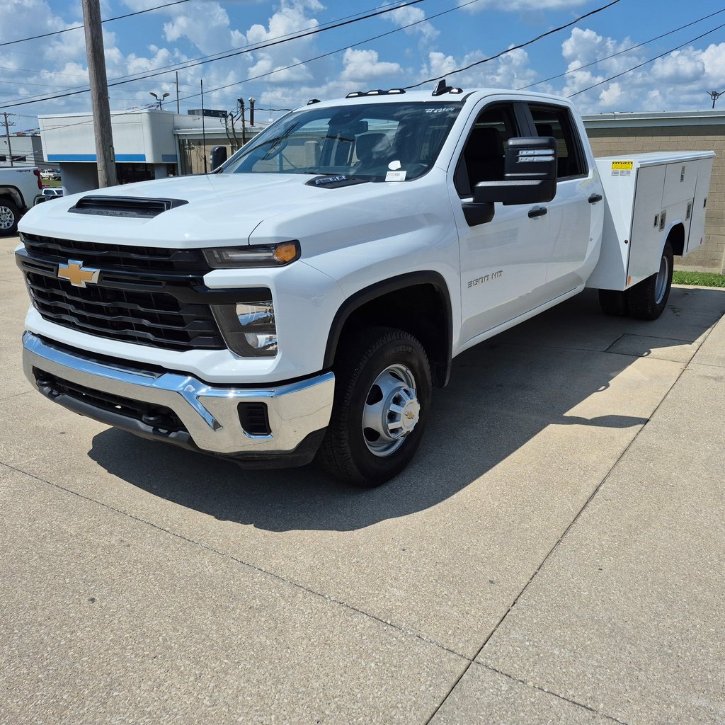 2025 Chevrolet Silverado 3500HD Work Truck photo 3