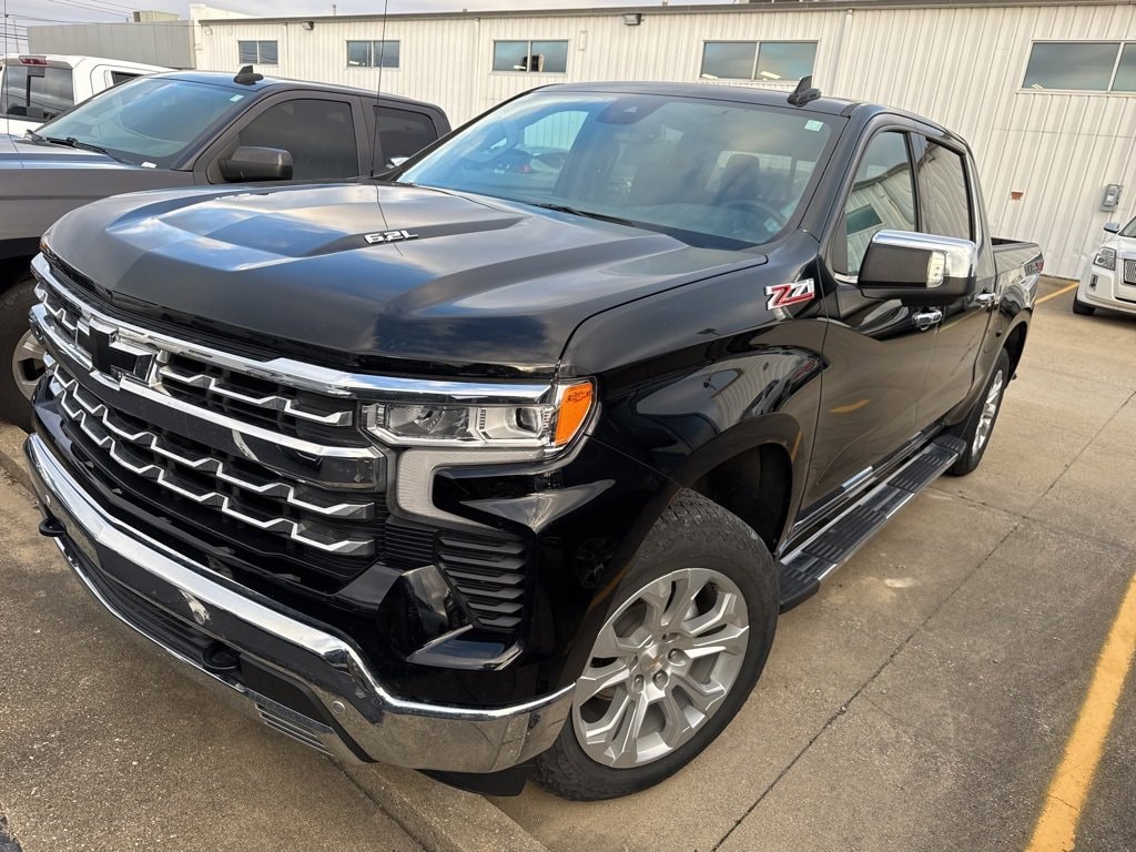 2023 Chevrolet Silverado 1500 LTZ's photo