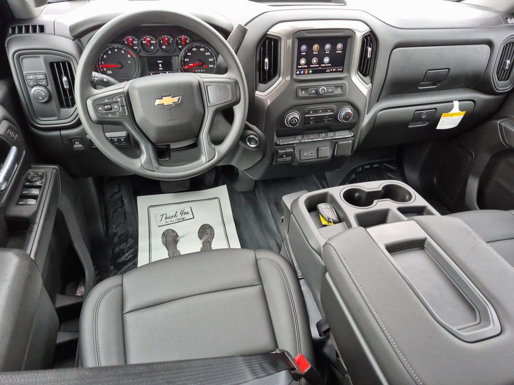 2025 Chevrolet Silverado 2500HD photo 2