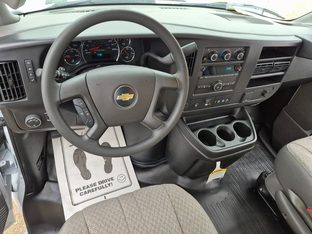 2025 Chevrolet Express 3500 Cutaway Van photo 2