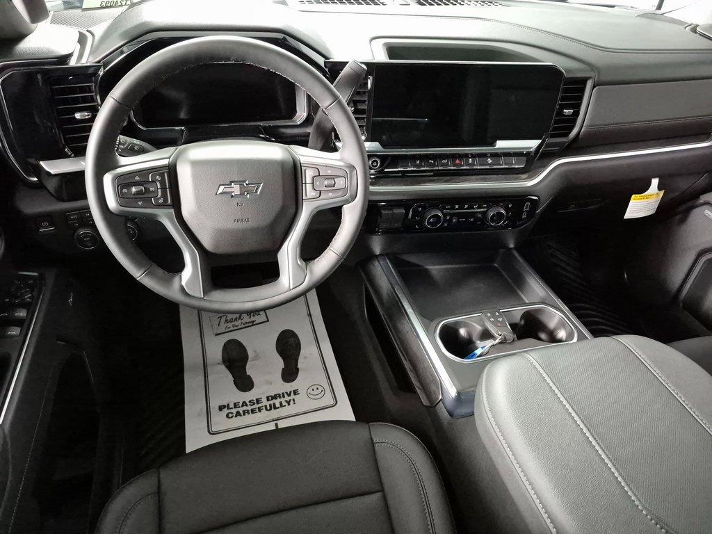 2026 Chevrolet Silverado 2500HD LTZ photo 2