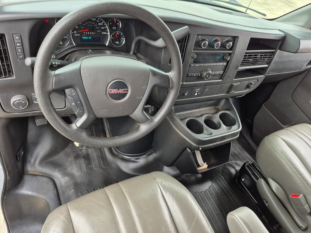 2016 Gmc Savana 2500 Cargo photo 2