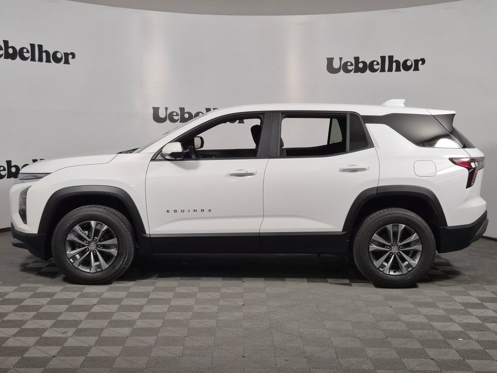 2027 Chevrolet Equinox LT - Photo 4