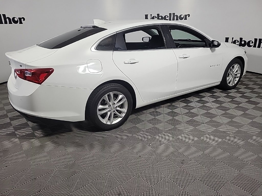 2017 Chevrolet Malibu 1LT photo 4